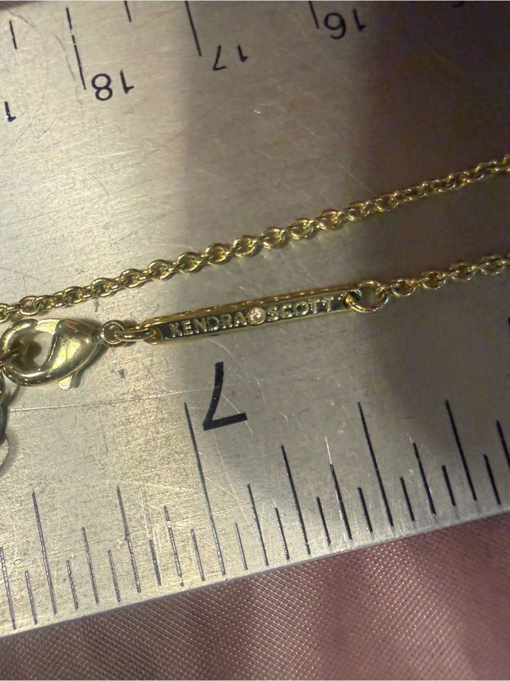 Kendra Scott Elisa 14K Gold Pendant Necklace in Emerald Cat’s Eye - Picture 11 of 12